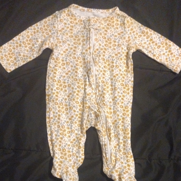 Child of Mine Yellow and White Floral Footie​ - Picture 1 of 5